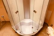 Kabina prysznicowa z brodzikiem - idealne rozwiązanie dla nowoczesnej łazienki